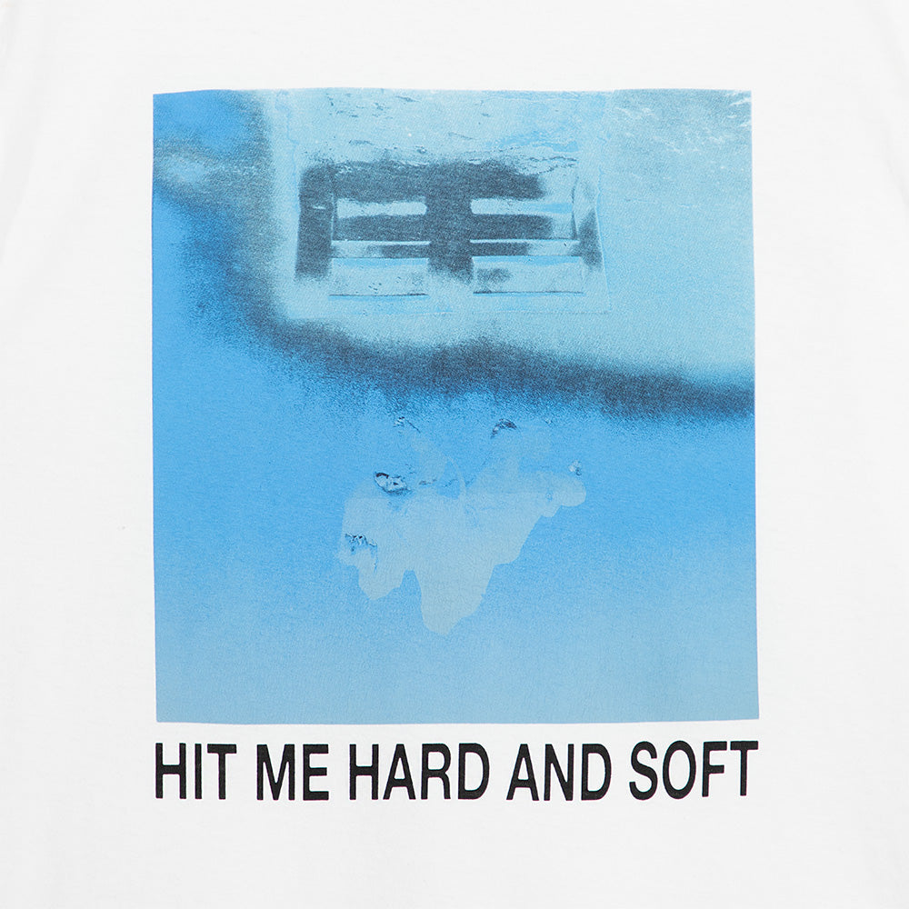HIT ME HARD AND SOFT T-shirt blanc cover
